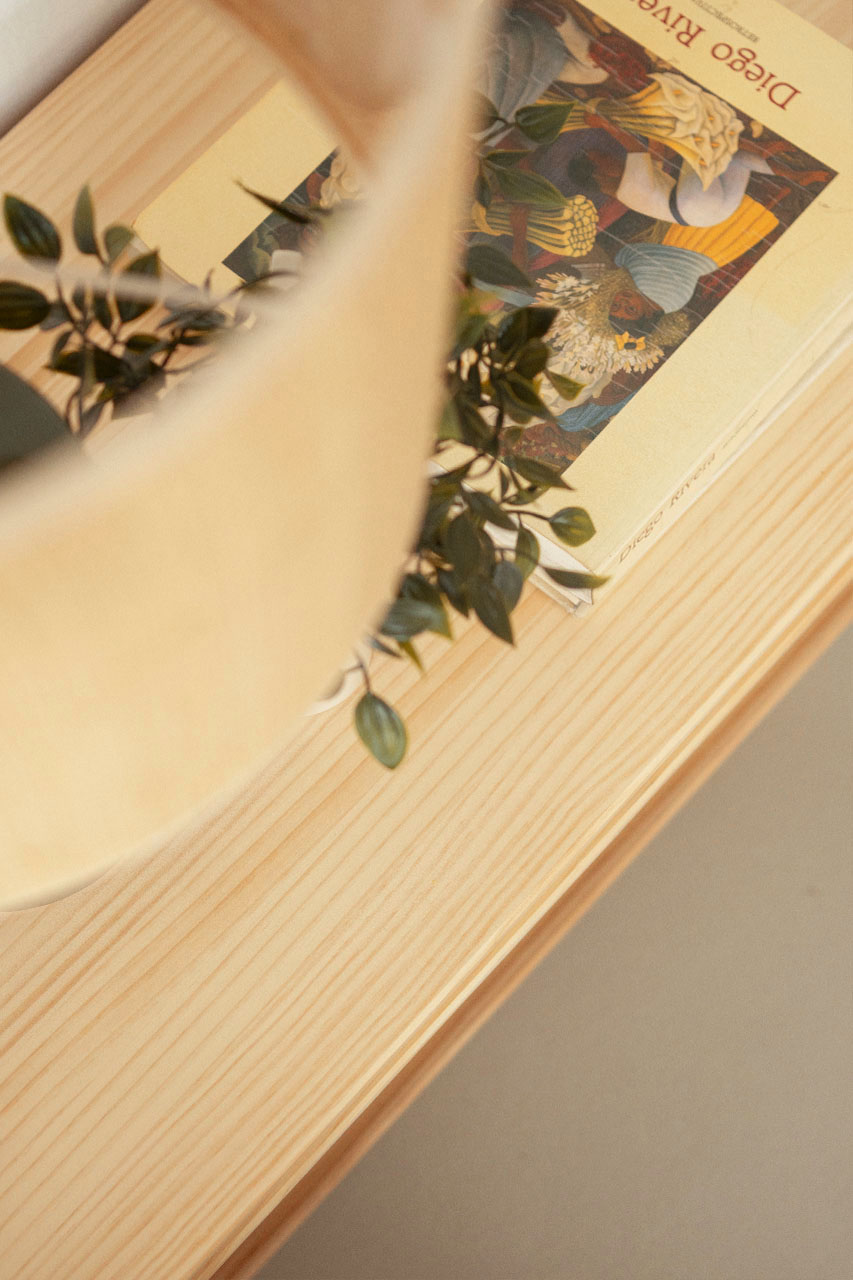 Imagen de ambiente 5 para:Mesita de noche de madera natural y ecológica